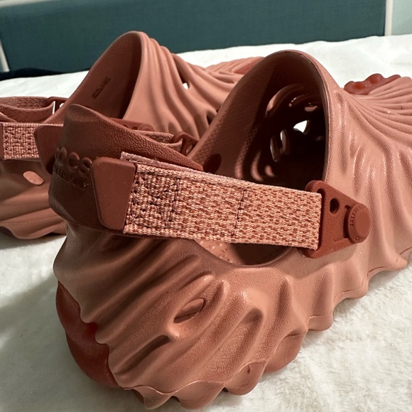 NWOT CROCS SALEHE BEMBURY Collaboration - Picture 4 of 4